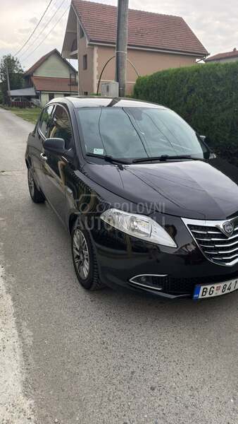 Lancia Ypsilon 