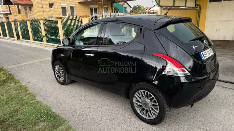 Lancia Ypsilon 