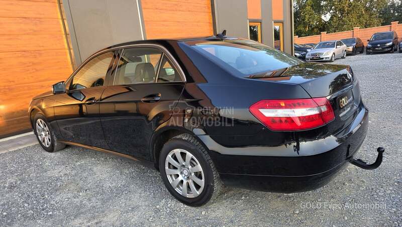 Mercedes Benz E 200 2.1 AUT ELEGANCE