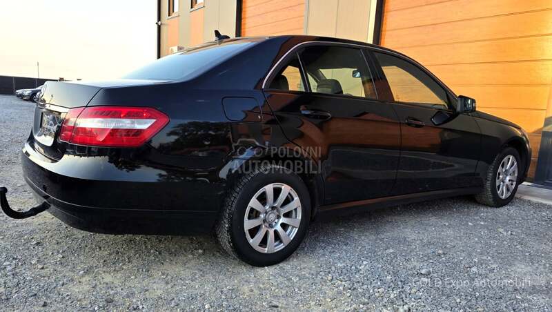 Mercedes Benz E 200 2.1 AUT ELEGANCE