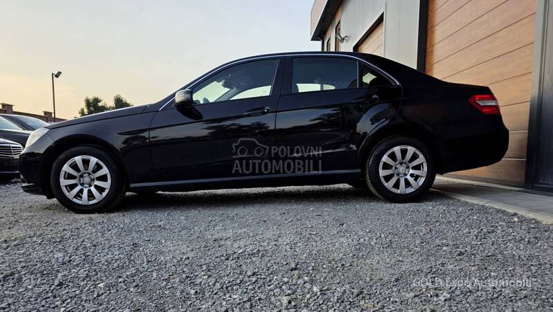 Mercedes Benz E 200 2.1 AUT ELEGANCE