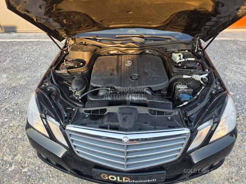 Mercedes Benz E 200 2.1 AUT ELEGANCE