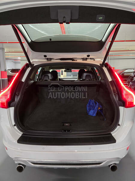 Volvo XC60 2.4 D5 AWD R-Design
