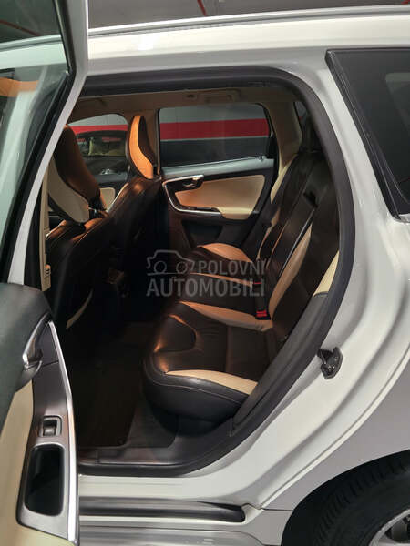 Volvo XC60 2.4 D5 AWD R-Design