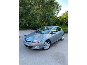 Opel Astra J COSMO