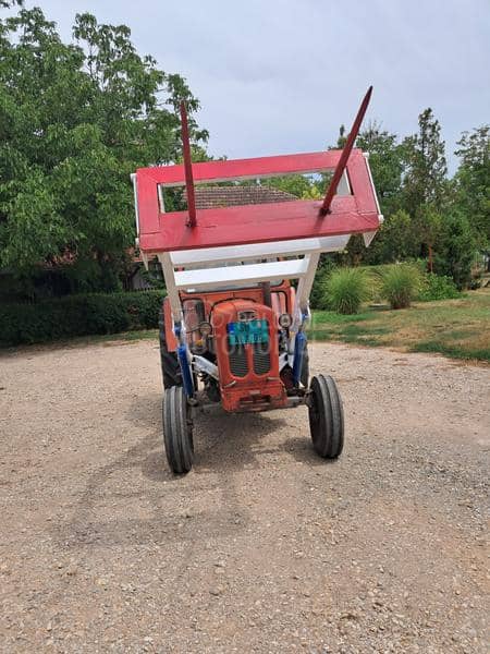 Prednji utovarivac imt558