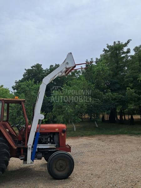 Prednji utovarivac imt558