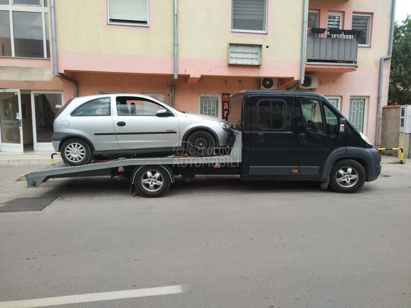 Opel Corsa C 1.7 2003. god. -  kompletan auto u delovima