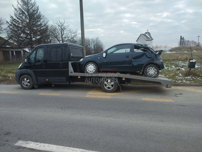 Opel Corsa C 1.7 2003. god. -  kompletan auto u delovima