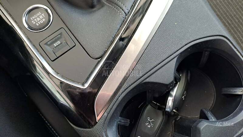 Peugeot 3008 1.2 ALLURE LED ALU