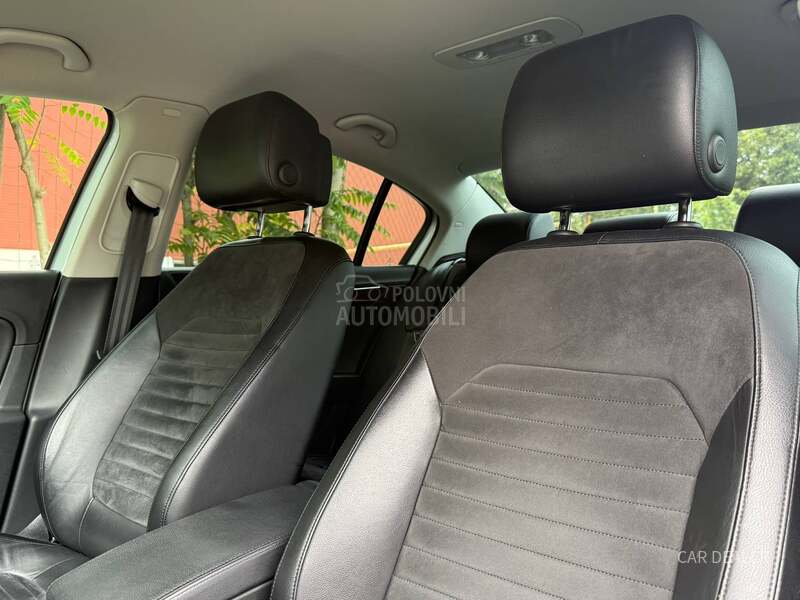 Volkswagen Passat B7 DSG/ACC/Highline