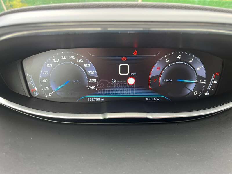 Peugeot 5008 1.2 ALLURE 130
