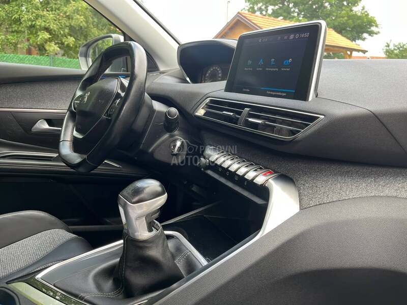 Peugeot 5008 1.2 ALLURE 130