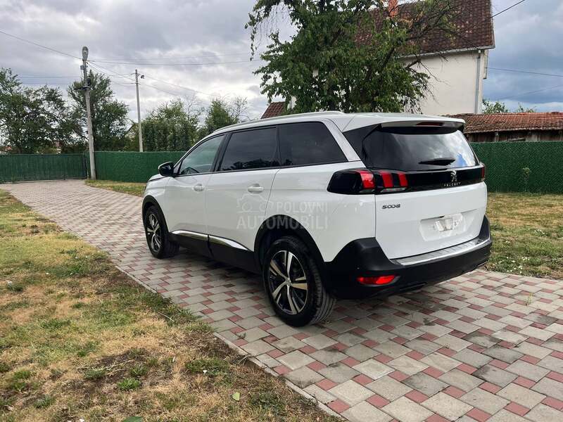 Peugeot 5008 1.2 ALLURE 130