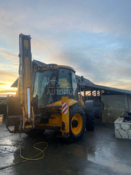 JCB 4CX