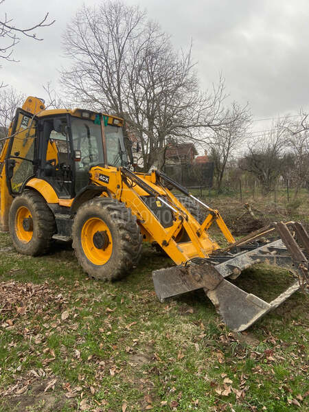 JCB 4CX