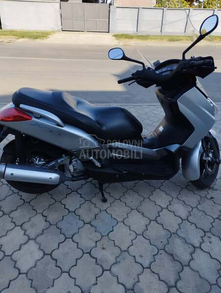 Yamaha xmax