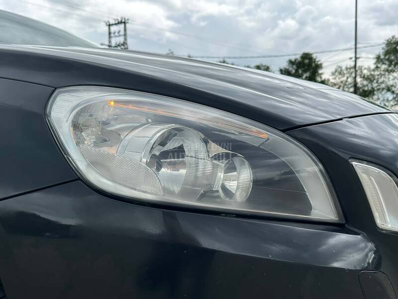 Volvo V60 1.6 D2 MOMENTUM