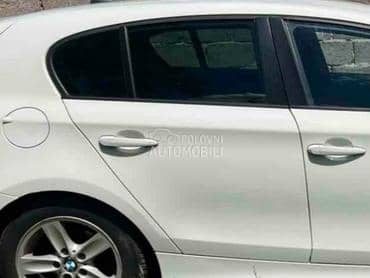 Vrata zadnja desna bela E87 za BMW 125, 116, 118 ... od 2004. do 2013. god.