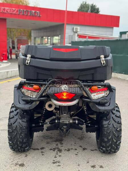 Can-Am 800r max