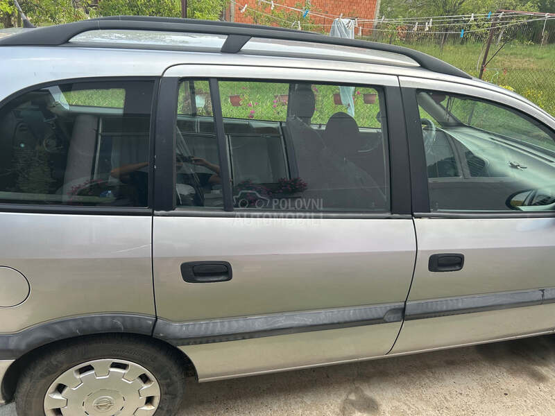 Opel Zafira 