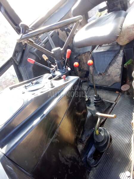 John Deere 3130