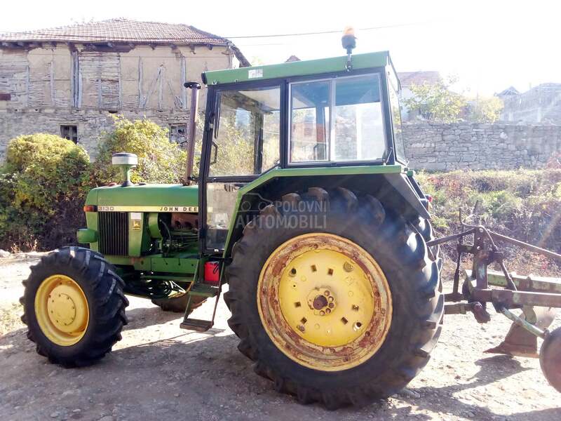 John Deere 3130