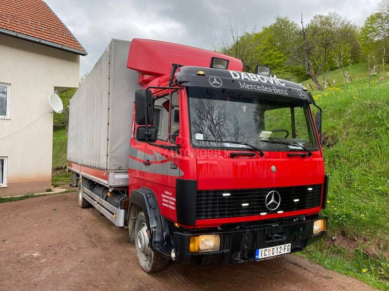Mercedes Benz 817