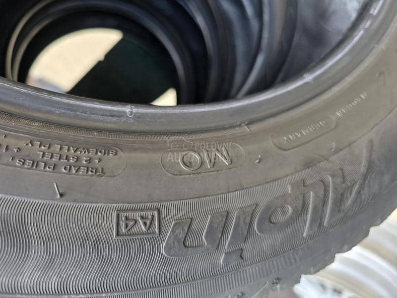 Michelin 215/60 R17 Zimska