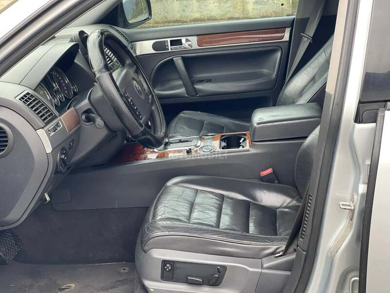 Volkswagen Touareg v6