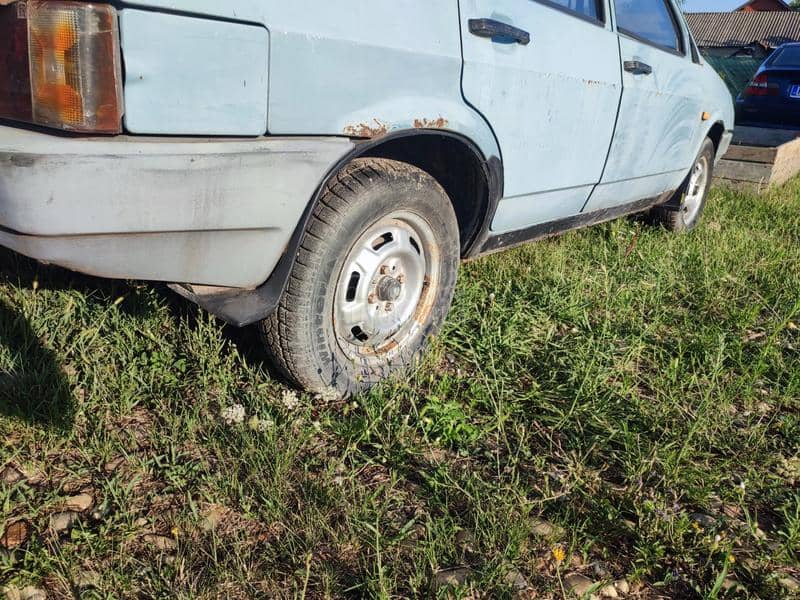 Lada Samara 1.3 i 1.5 1991. god. -  kompletan auto u delovima