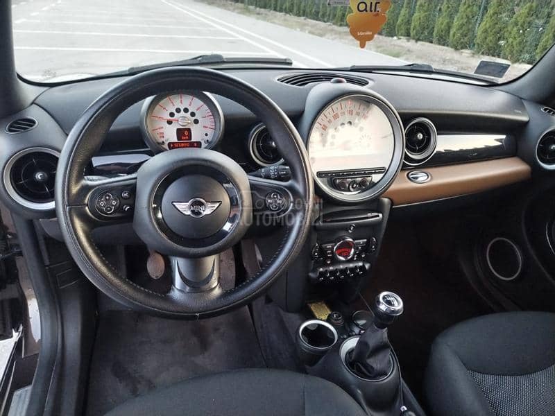 MINI Cooper 1.6i