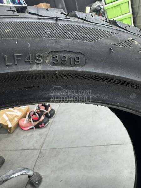 Barum 275/35 R20 Sve sezone