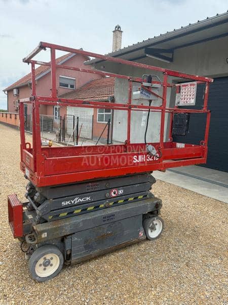 SkyJack 3219