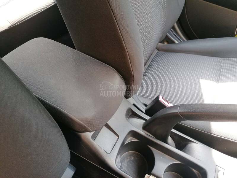 Mitsubishi Lancer 1.5 Invite