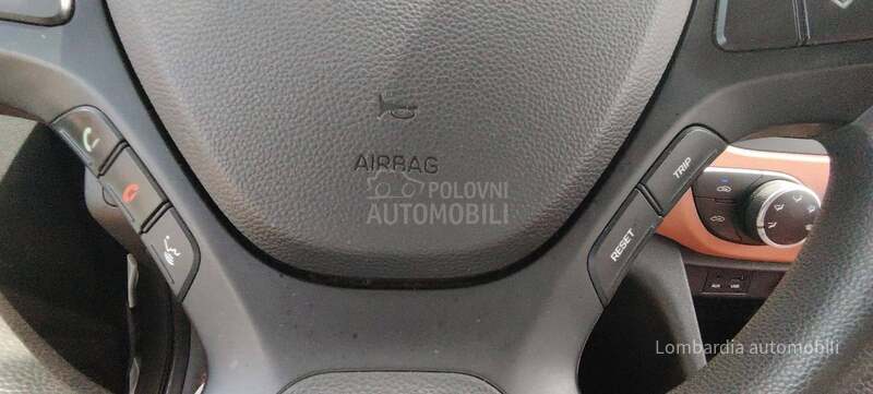Hyundai i10 1.0  tng