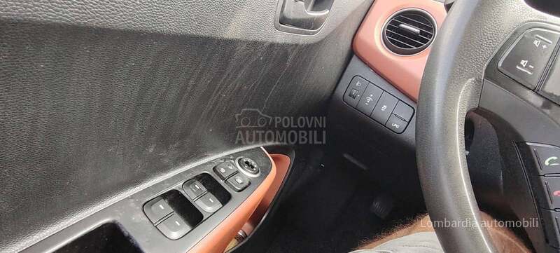 Hyundai i10 1.0  tng