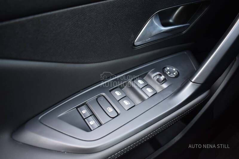 Peugeot 408 1.2 Allure pack AT