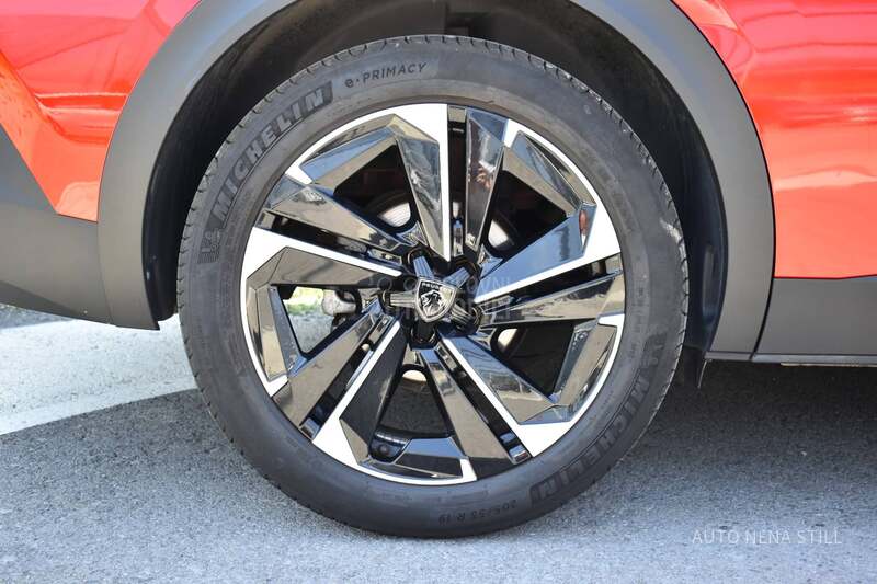 Peugeot 408 1.2 Allure pack AT