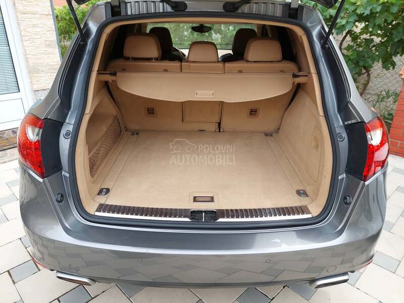 Porsche Cayenne KUPLJEN NOV U SRBIJI