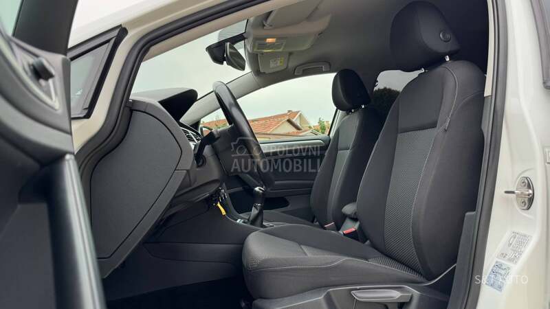 Volkswagen Golf 7 R E Z E R V I S A N