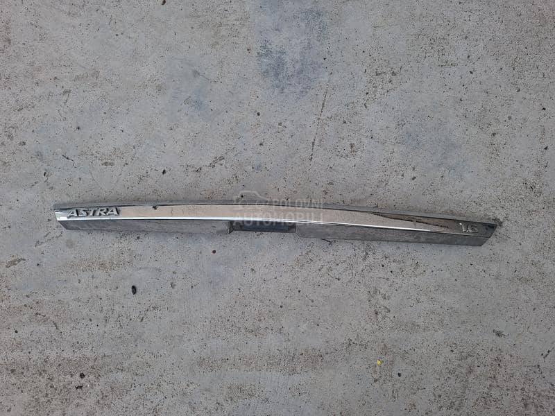 lajsna i prekidac gepek vrata