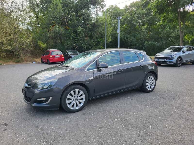 Opel Astra J cosmo