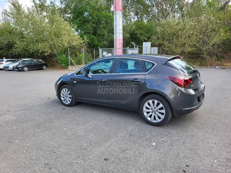 Opel Astra J cosmo