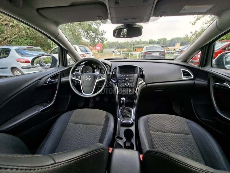 Opel Astra J cosmo