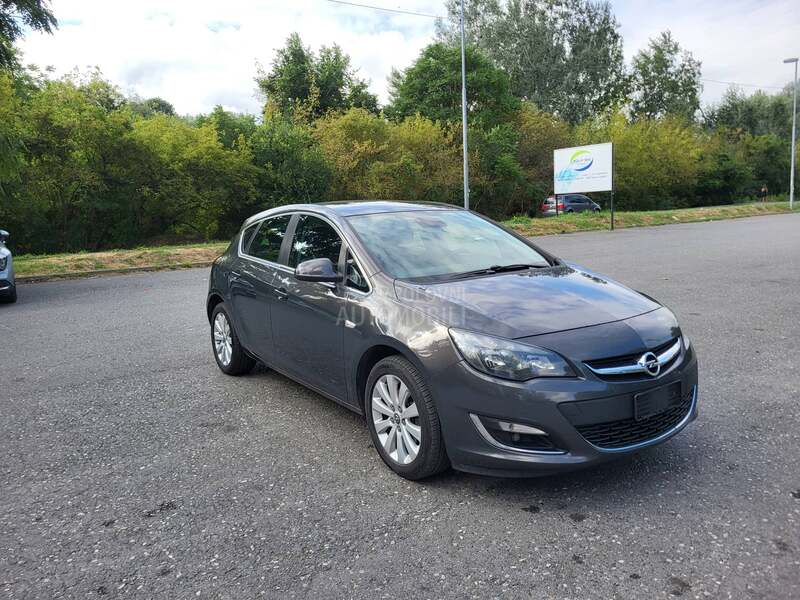 Opel Astra J cosmo