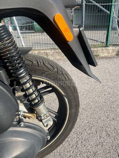 Honda SH 300A