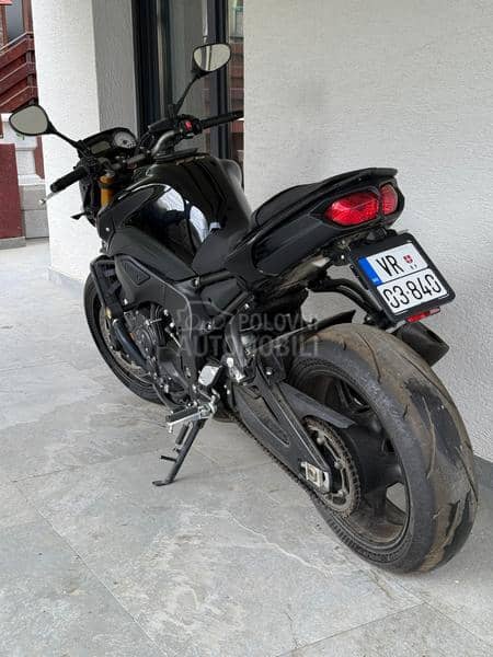 Yamaha FZ8