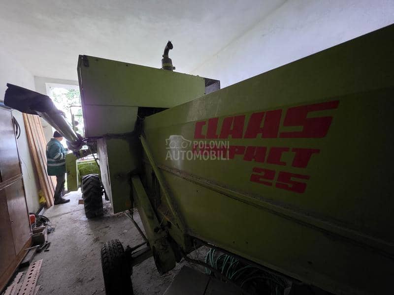 Claas COMPACT 25 Garažiran