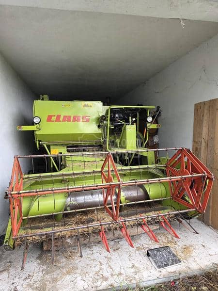 Claas COMPACT 25 Garažiran